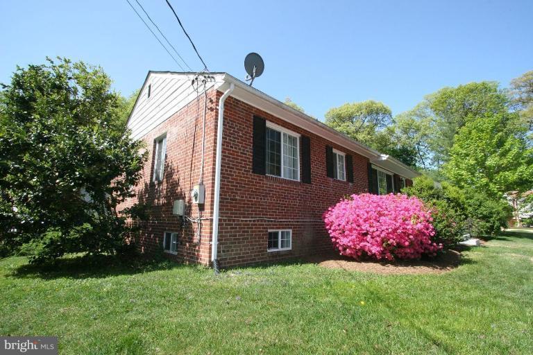 7100 27th Road North Arlington, VA 22213 - Photo 3 of 20 Exterior #3