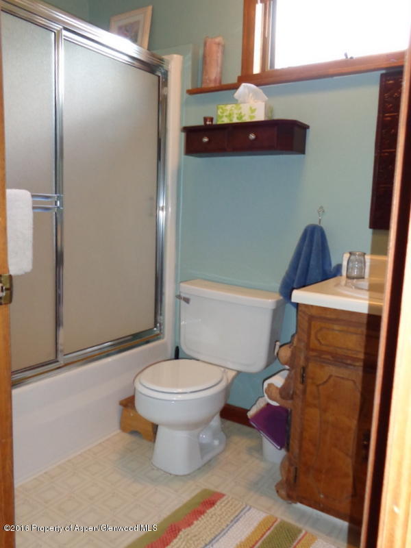 6196 County Road 320 Rifle, CO 81650 - Photo 18 of 42 Bathroom 2