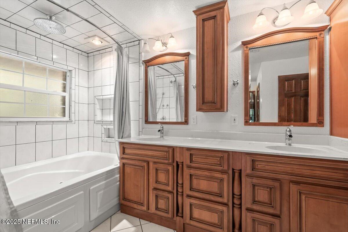 11447 Bridges Road Jacksonville, FL 32218 - Photo 30 of 48 Owners Bathroom