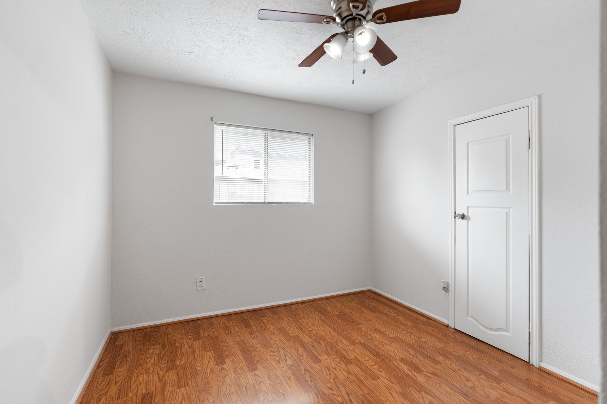 15602 Lillja Road Houston, TX 77060 - Photo 17 of 27 Bedroom 2