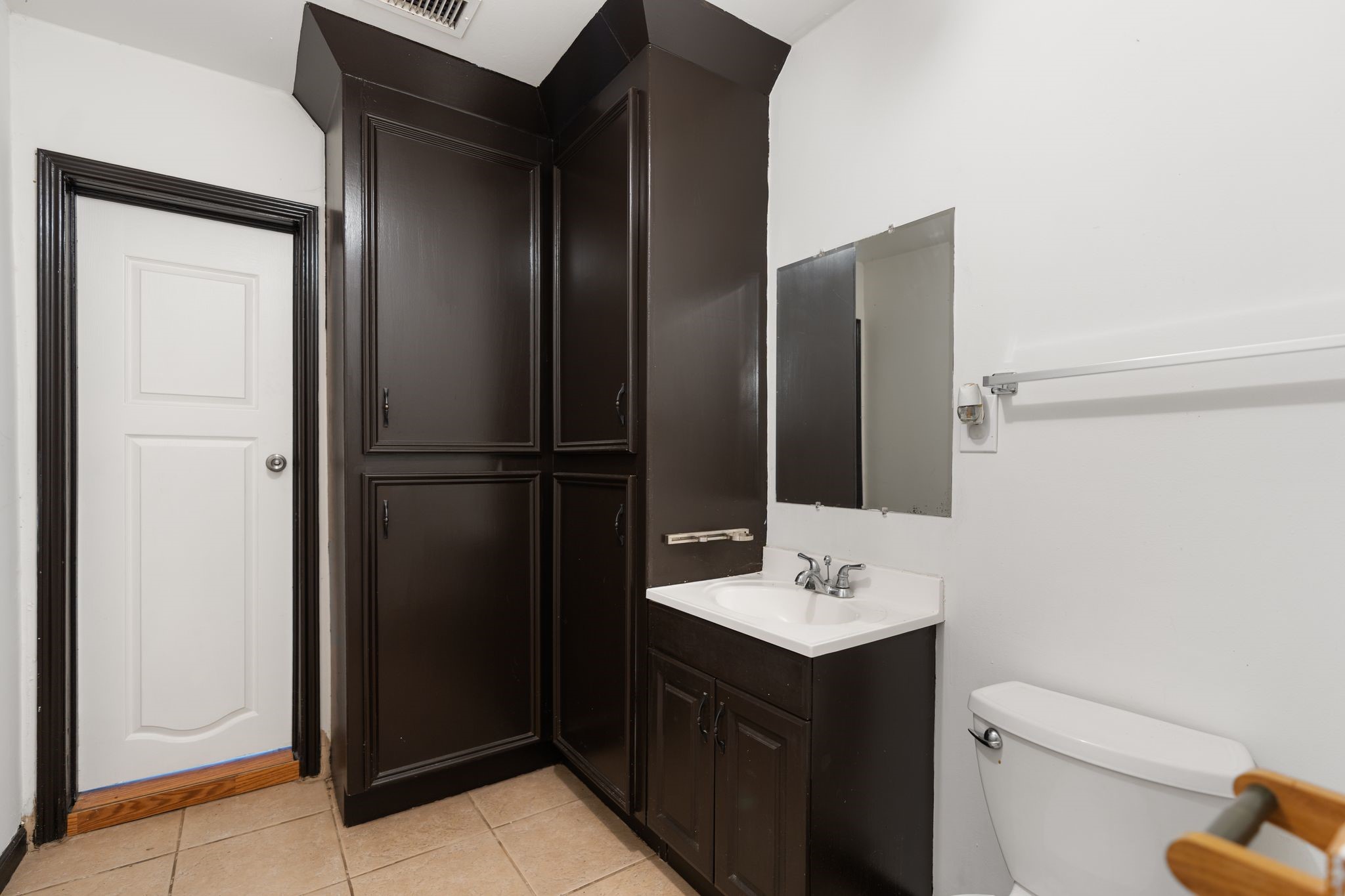 15602 Lillja Road Houston, TX 77060 - Photo 19 of 27 Bathroom 2