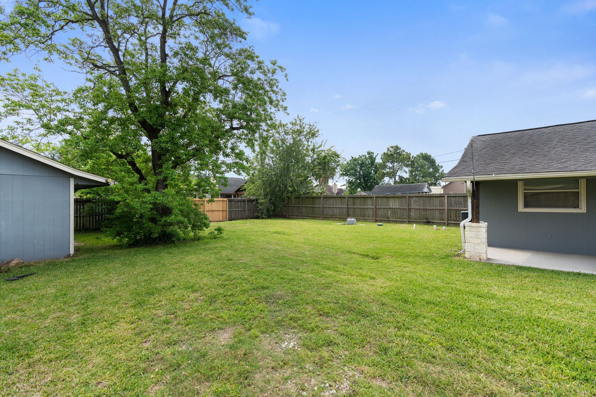 15602 Lillja Road Houston, TX 77060 - Photo 5 of 27 More yard!
