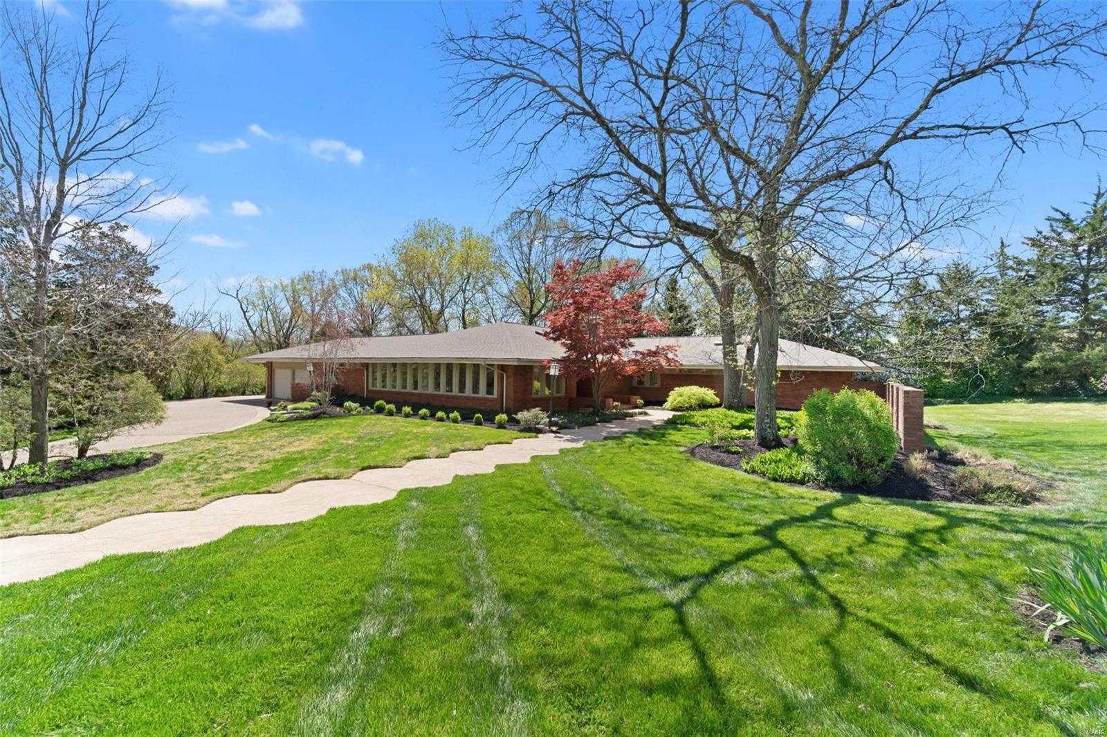 44 South Spoede Road St. Louis, MO 63141 - Photo 1 of 62 Gallery Image 1
