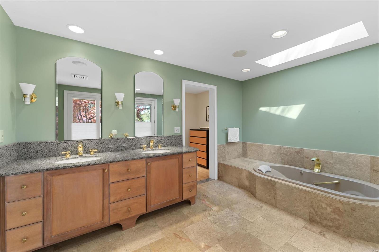 44 South Spoede Road St. Louis, MO 63141 - Photo 33 of 62 Gallery Image 33