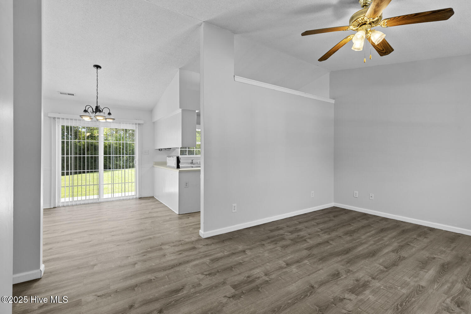 102 Freeport Court Hubert, NC 28539 - Photo 4 of 27 freeport-4