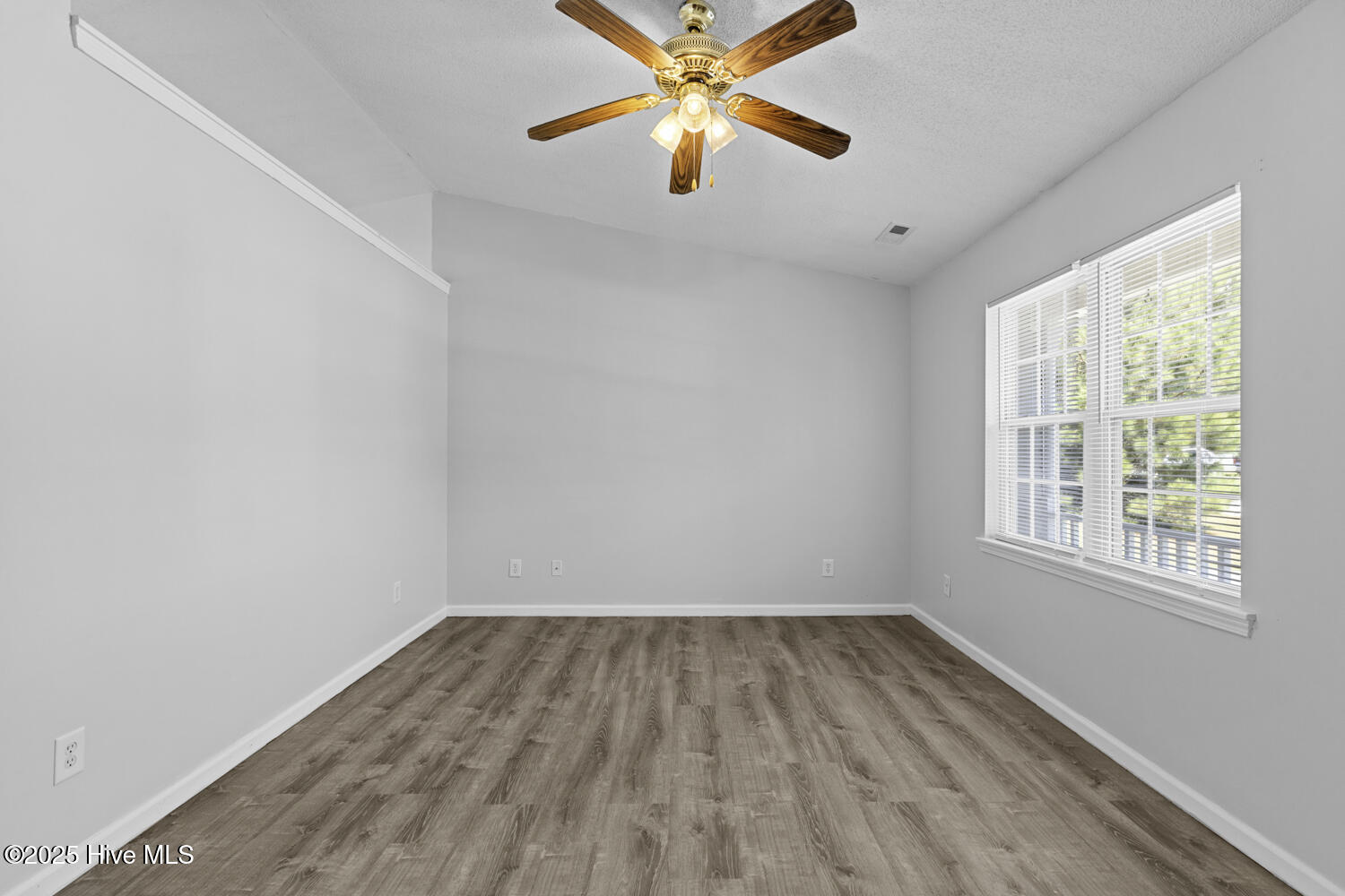 102 Freeport Court Hubert, NC 28539 - Photo 5 of 27 freeport-5