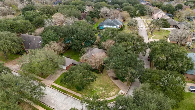 $392,000 | 103 Strawberry Drive, Lake Jackson, TX 77566