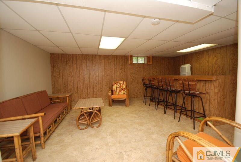 569 Ashland Road Middlesex, NJ 08846 - Photo 15 of 21 Gallery Image 15