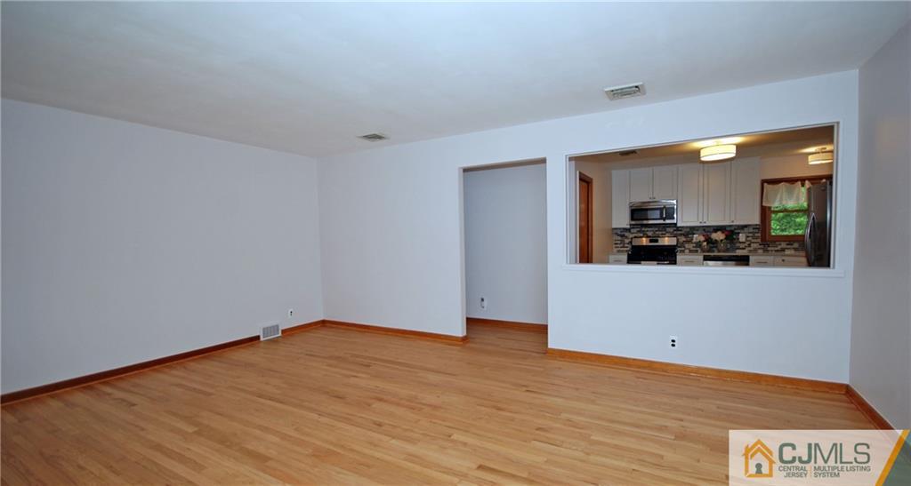 569 Ashland Road Middlesex, NJ 08846 - Photo 3 of 21 Gallery Image 3