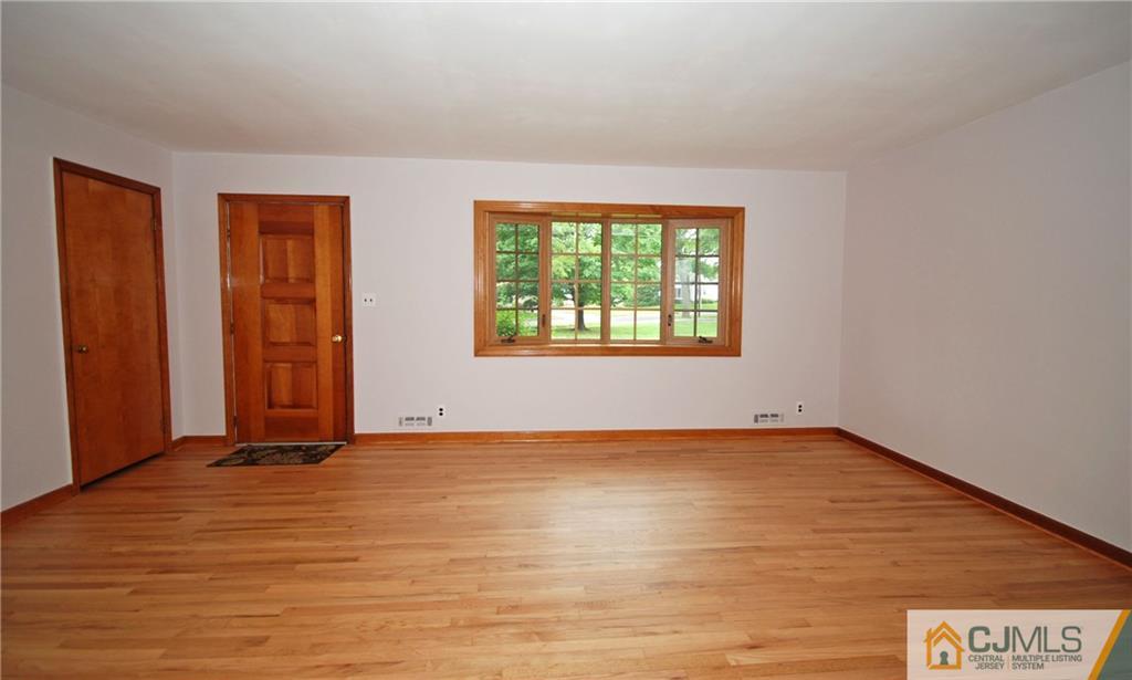569 Ashland Road Middlesex, NJ 08846 - Photo 5 of 21 Gallery Image 5