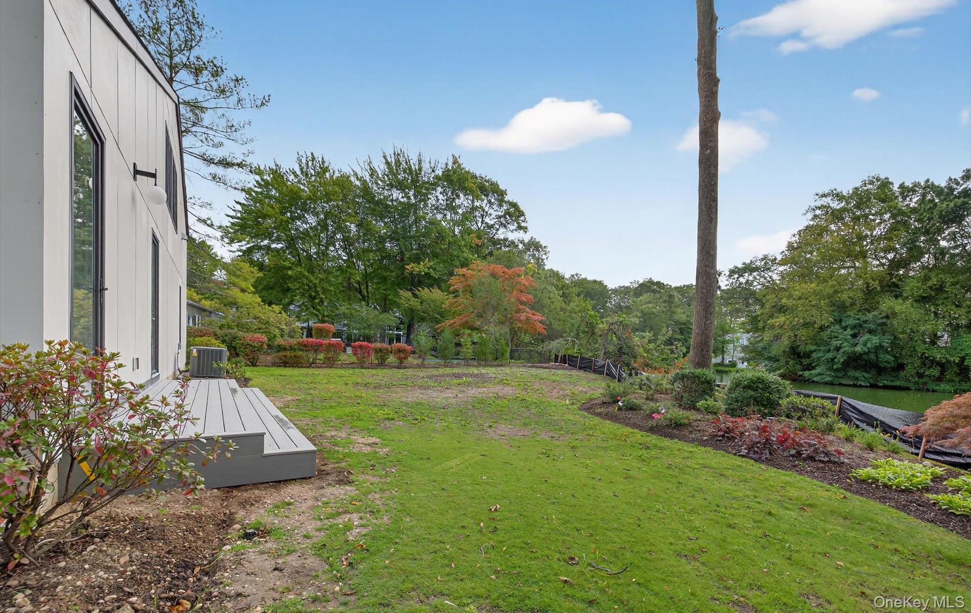 26 Windemere Way Woodbury, NY 11797 - Photo 32 of 40