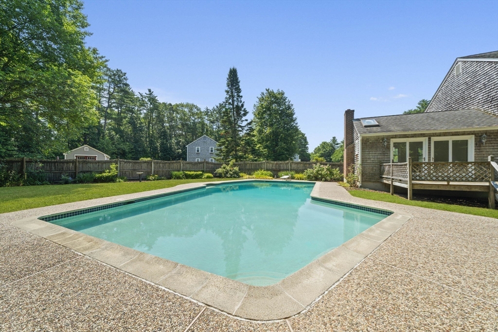 45 Tilden Lane Hanover, MA 02339 - Photo 26 of 34