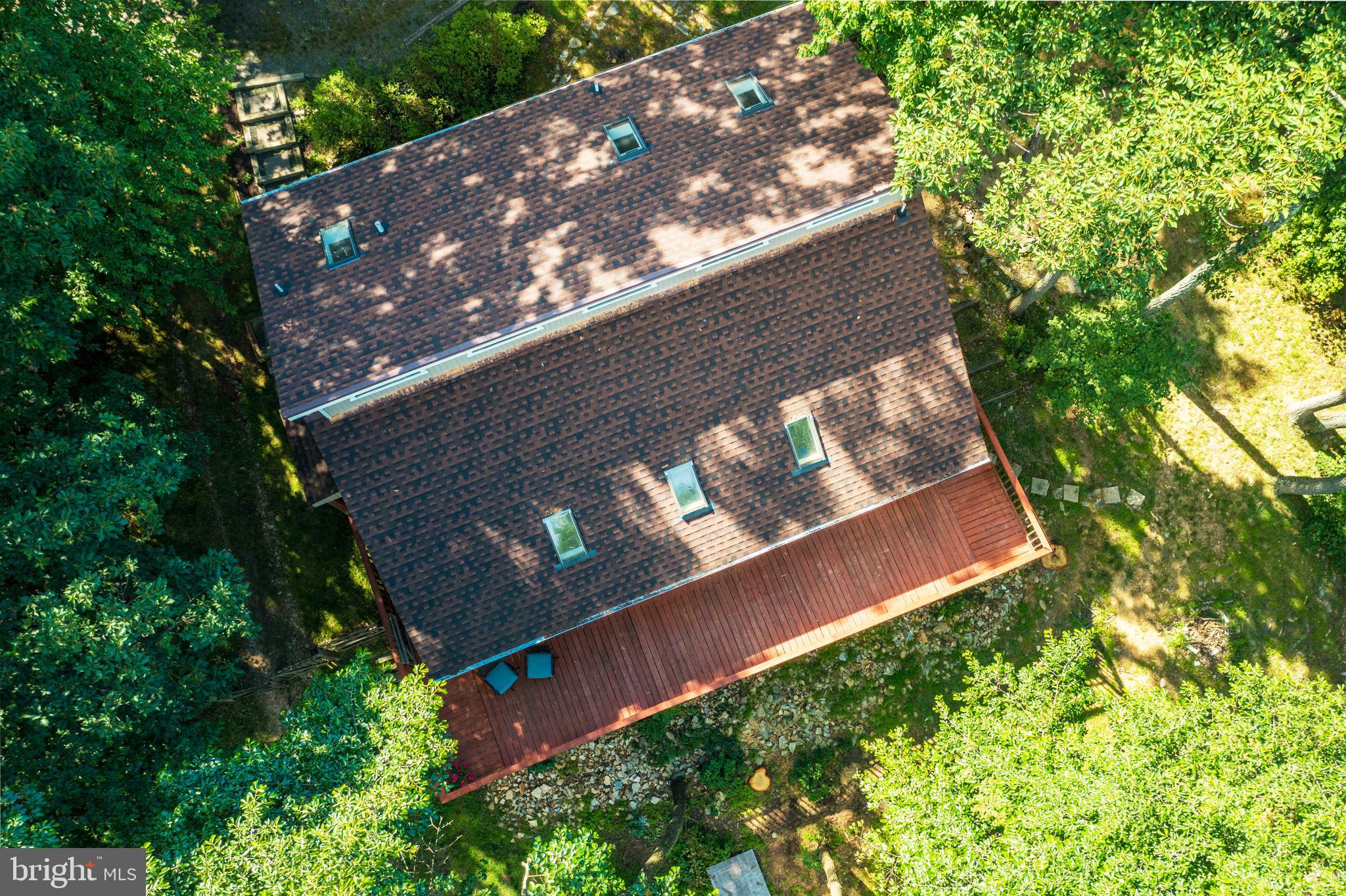1619 Summit Drive Haymarket, VA 20169 - Photo 60 of 62 a view of a wooden bench in a yard