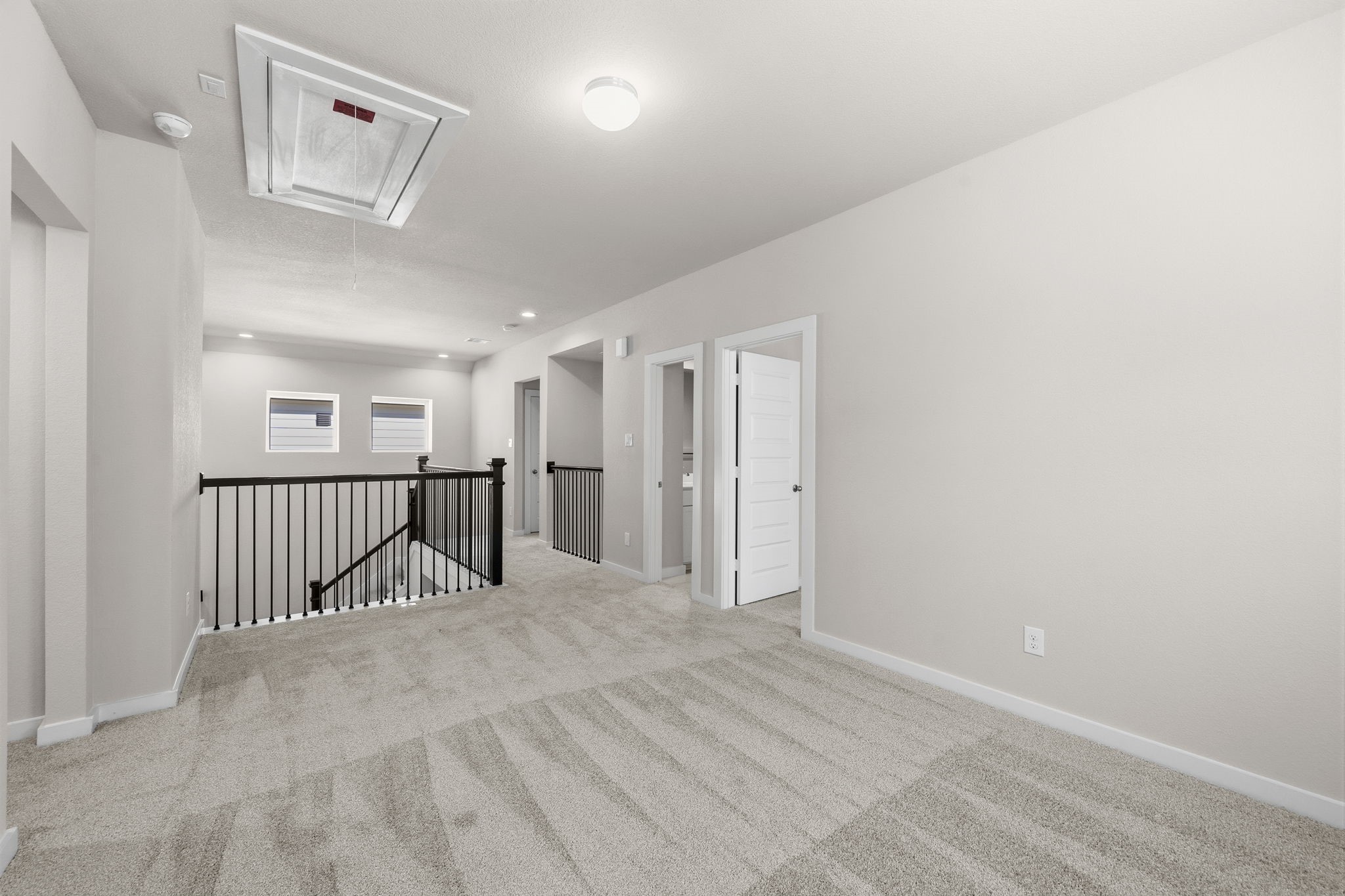 2567 Forest Cedar Lane Conroe, TX 77301 - Photo 27 of 40 a view of a hallway