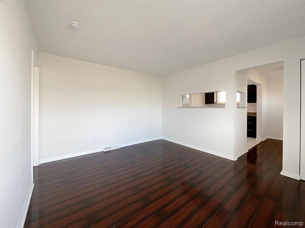 11340 Delano Street Romulus, MI 48174 - Photo 11 of 20