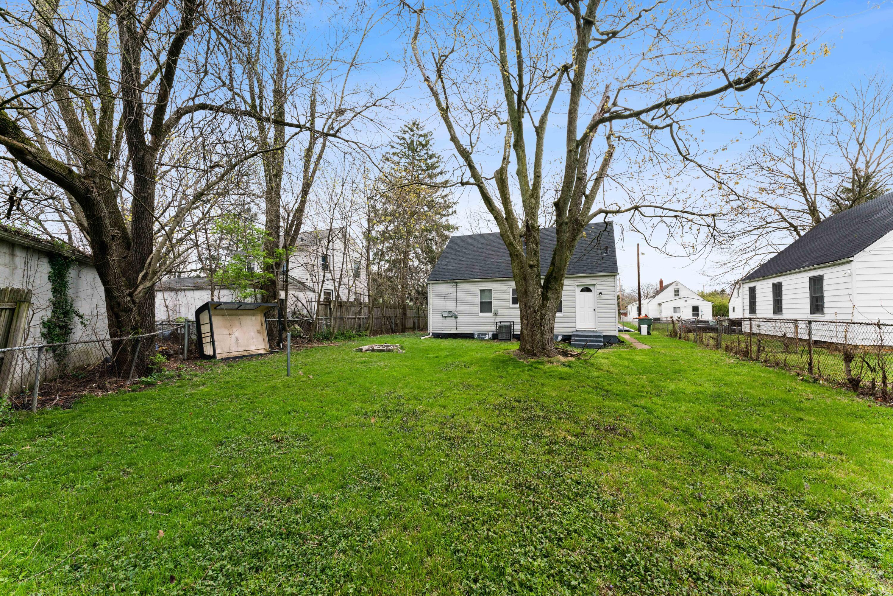 2385 Delbert Road Columbus, OH 43211 - Photo 27 of 27 07-DSC05633