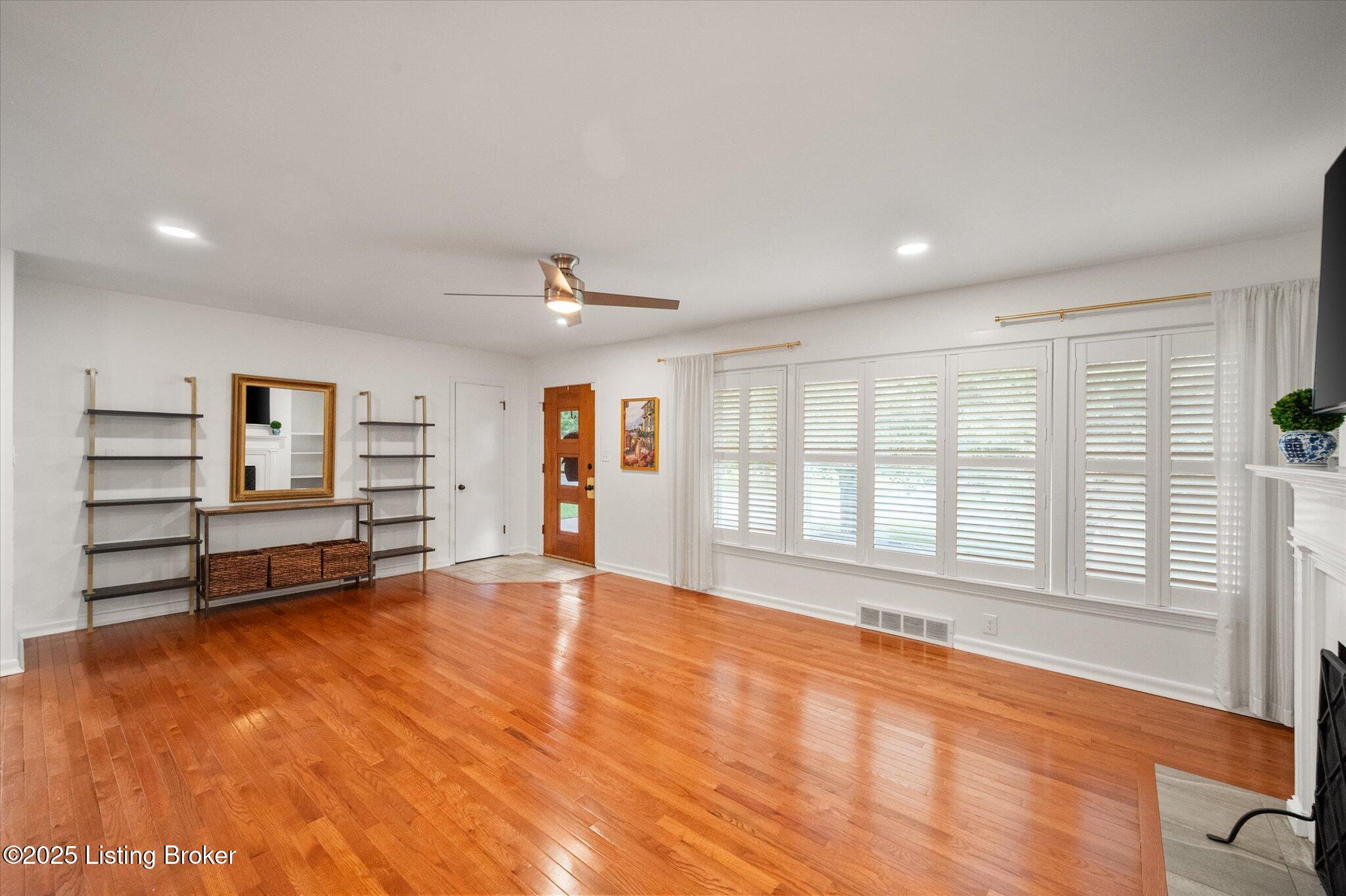 328 Brunswick Road Louisville, KY 40207 - Photo 13 of 33 28-328 Brunswick Rd-0069