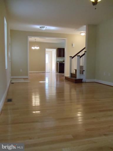 4100 Chatham Road Baltimore, MD 21207 - Photo 3 of 30 Living Room