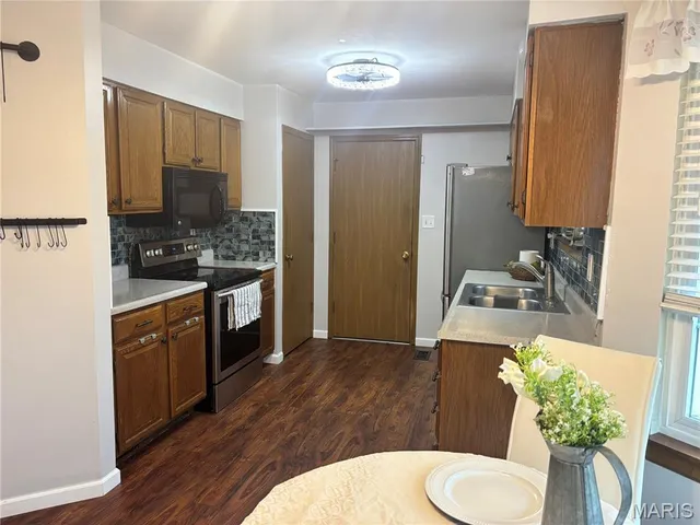 $219,900 | 3115 Autumn Trace Drive, Maryland Heights, MO 63043