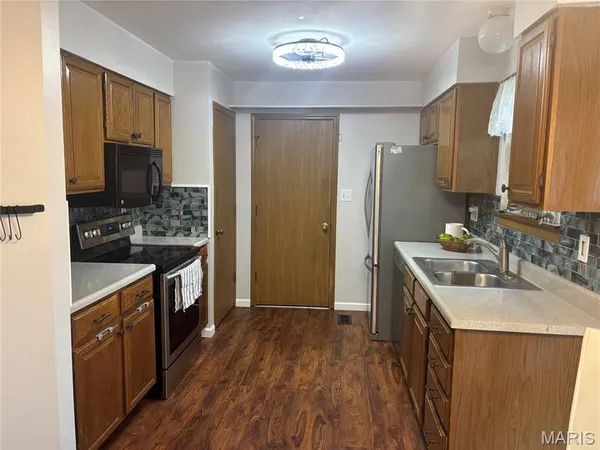 $209,900 | 3115 Autumn Trace Drive, Maryland Heights, MO 63043