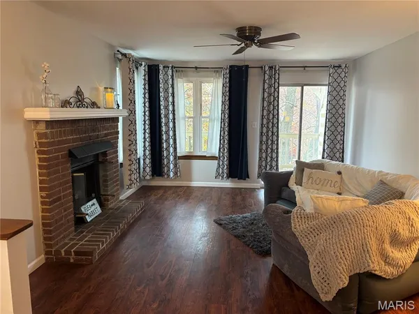 $209,900 | 3115 Autumn Trace Drive, Maryland Heights, MO 63043