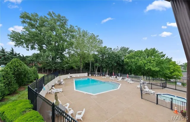 $219,900 | 3115 Autumn Trace Drive, Maryland Heights, MO 63043