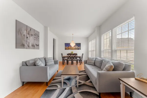 $495,000 | 7 Pampas Court, Bolingbrook, IL 60490