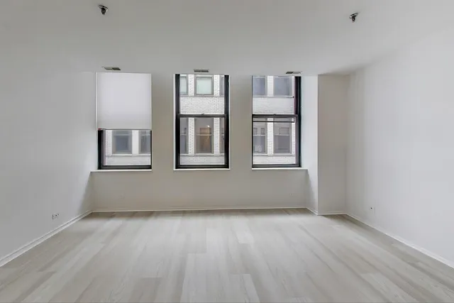 $2,000 | 780 South Federal Street, Unit 903, Chicago, IL 60605