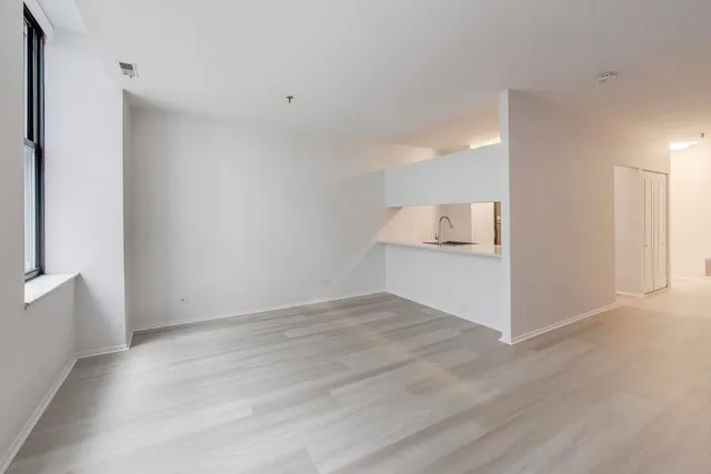 $2,000 | 780 South Federal Street, Unit 903, Chicago, IL 60605