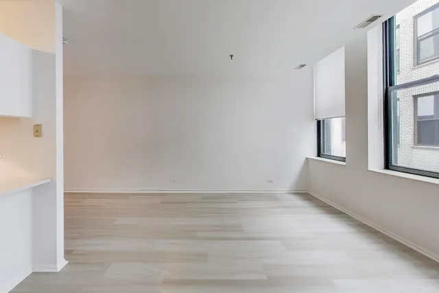 $2,000 | 780 South Federal Street, Unit 903, Chicago, IL 60605