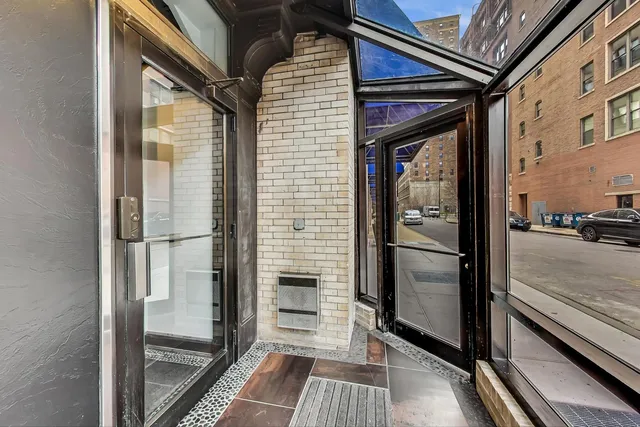 $2,000 | 780 South Federal Street, Unit 903, Chicago, IL 60605