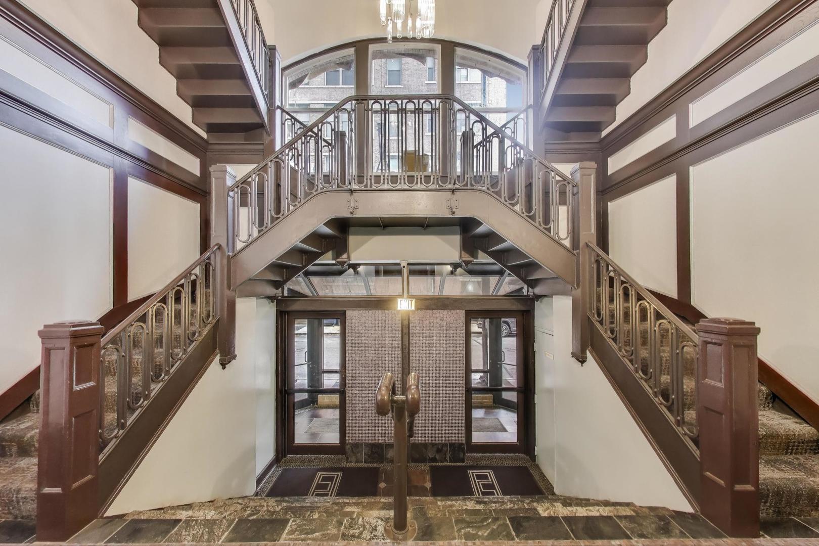 780 South Federal Street, Unit 903 Chicago, IL 60605 - Photo 7 of 31 a view of an entryway