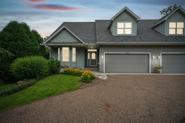$580,000 | 4584 Lake Court, White Bear Lake, MN 55110