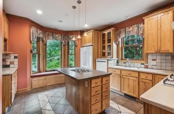 $495,000 | 4584 Lake Court, White Bear Lake, MN 55110