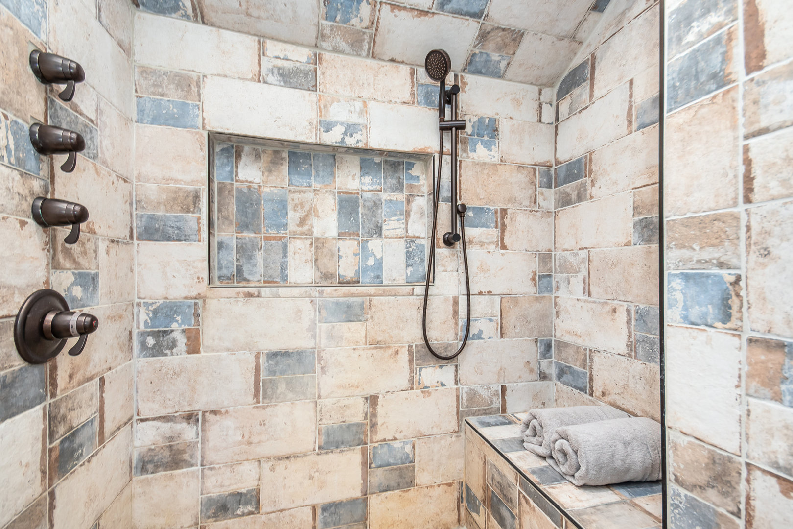555 Oldfield Road Downers Grove, IL 60516 - Photo 21 of 42 Gallery Image 21