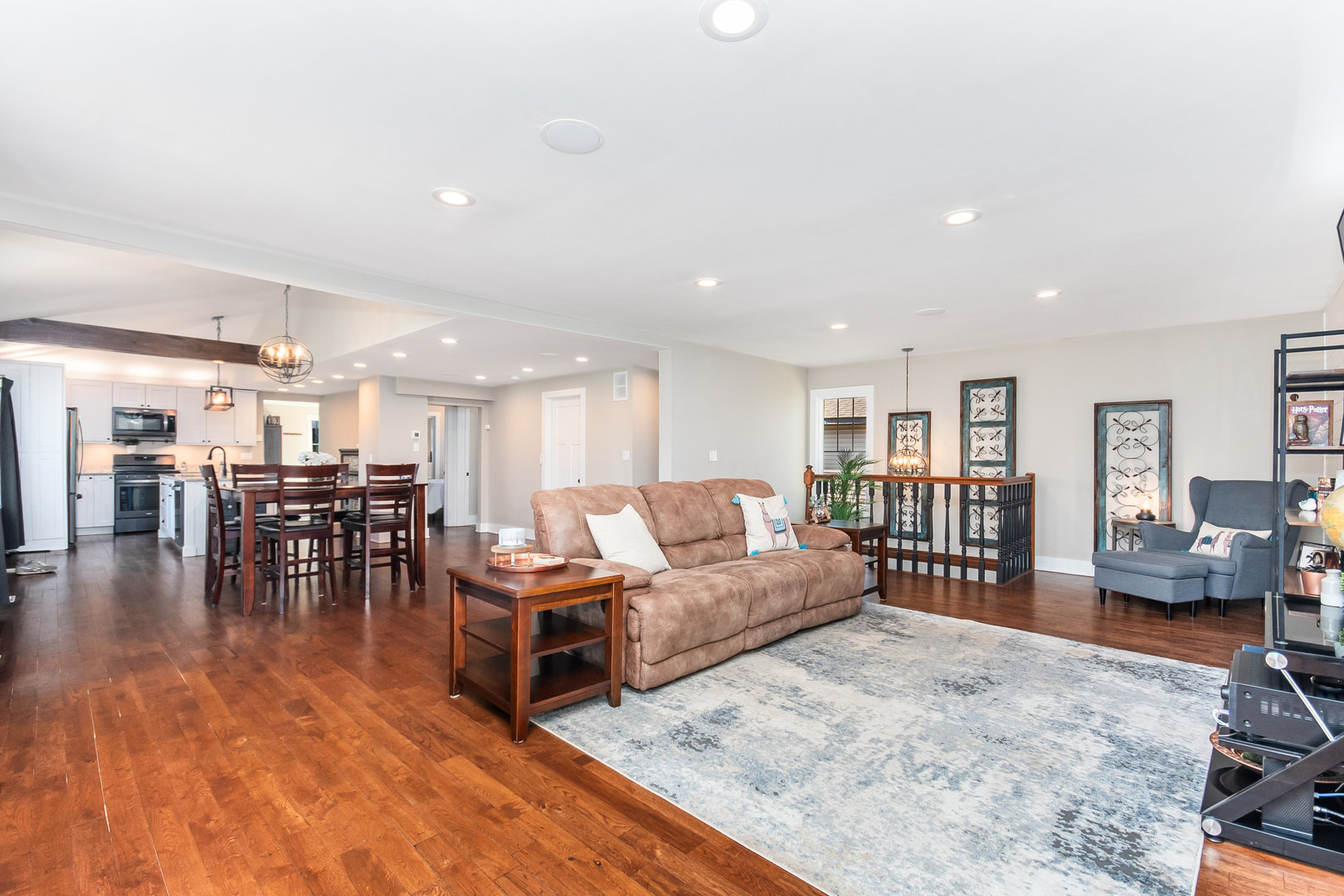 555 Oldfield Road Downers Grove, IL 60516 - Photo 5 of 42 Gallery Image 5