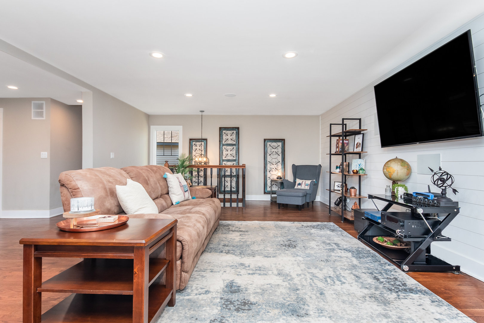 555 Oldfield Road Downers Grove, IL 60516 - Photo 6 of 42 Gallery Image 6