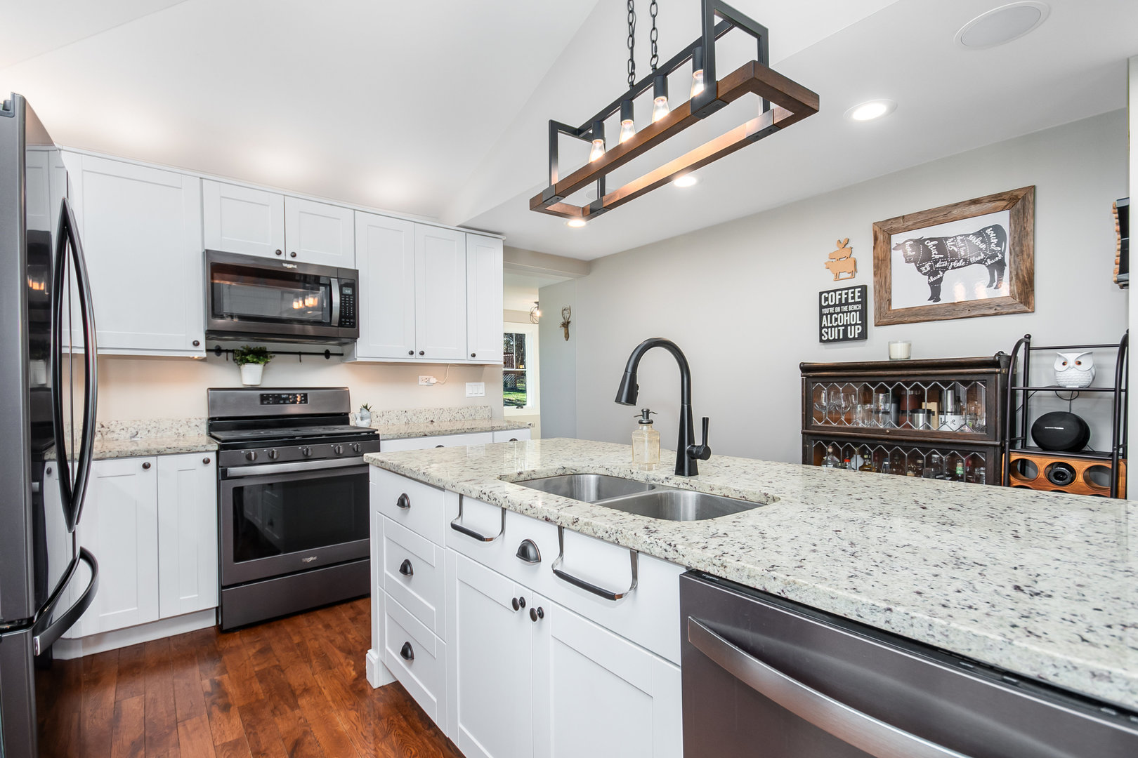 555 Oldfield Road Downers Grove, IL 60516 - Photo 7 of 42 Gallery Image 7