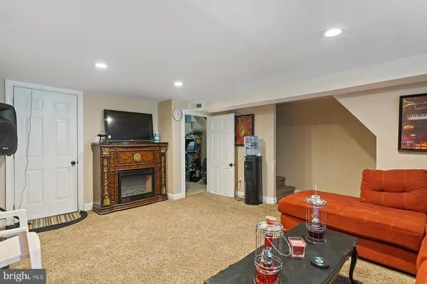 $2,050 | 2874 Tolbut Street, Philadelphia, PA 19136