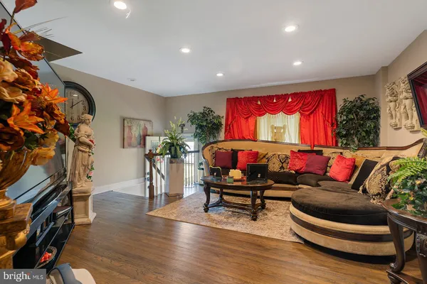 $2,050 | 2874 Tolbut Street, Philadelphia, PA 19136