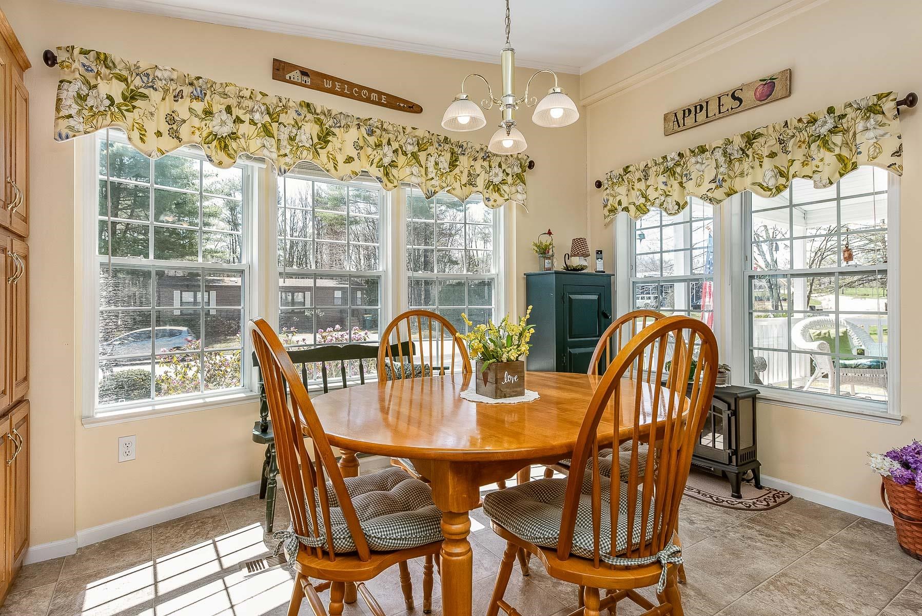 32 Eagle Drive Rochester, NH 03868 - Photo 3 of 36