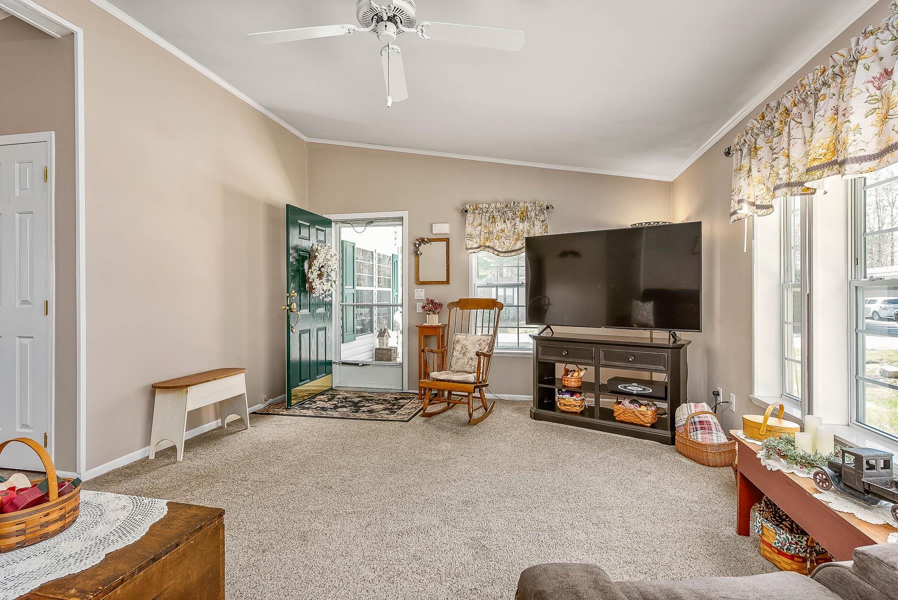 32 Eagle Drive Rochester, NH 03868 - Photo 6 of 36