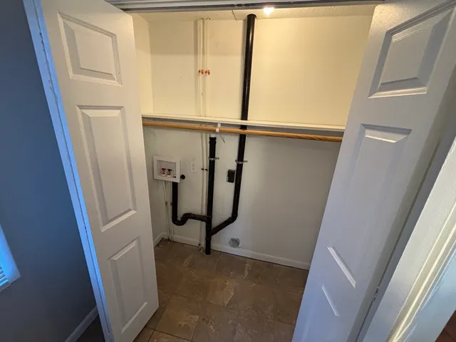 $1,800 | 735 Memorial Drive, Unit 1, Chicopee, MA 01020