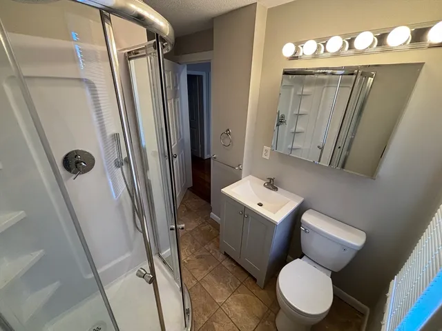 $1,800 | 735 Memorial Drive, Unit 1, Chicopee, MA 01020