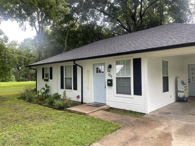$149,000 | 411 Smith Street, Bonham, TX 75418