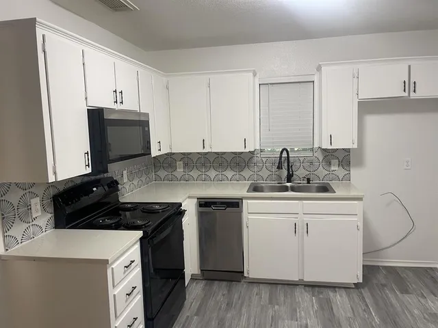 $149,000 | 411 Smith Street, Bonham, TX 75418