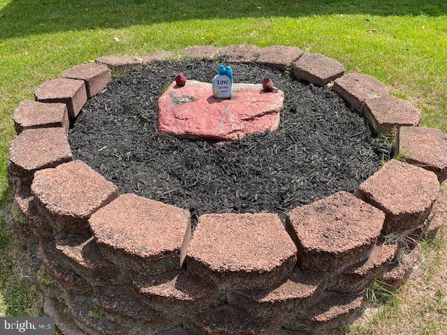 12510 Tove Road Clinton, MD 20735 - Photo 29 of 29 Garden Ring Front Yard