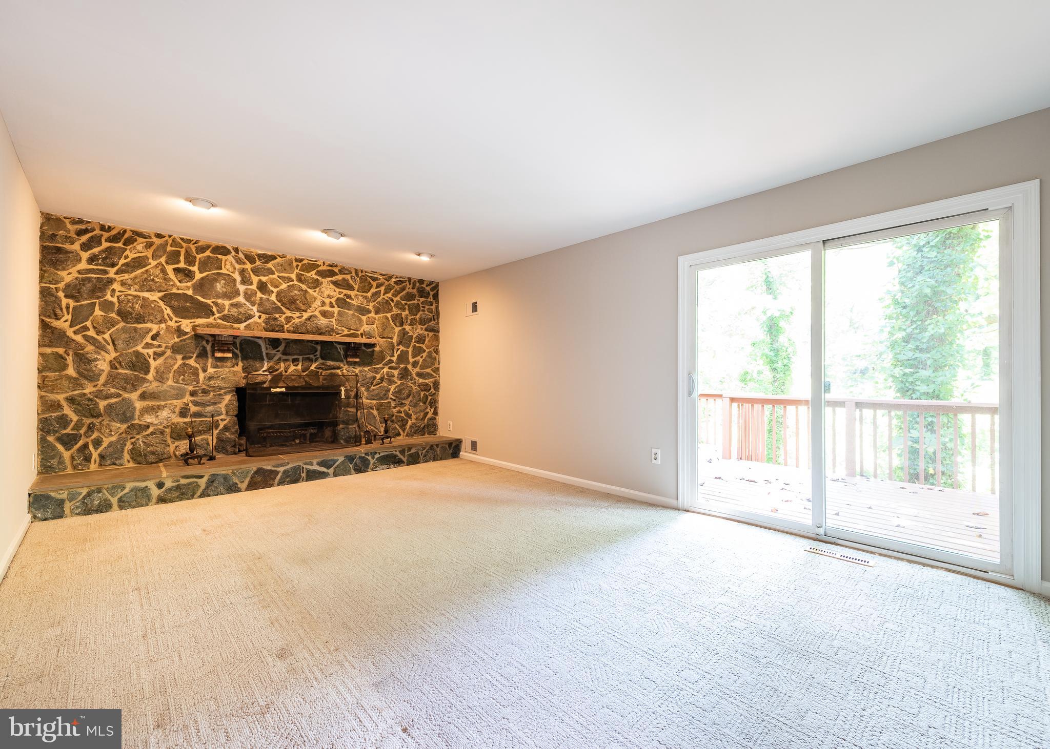 1638 Comanche Road Arnold, MD 21012 - Photo 14 of 39 Family room
