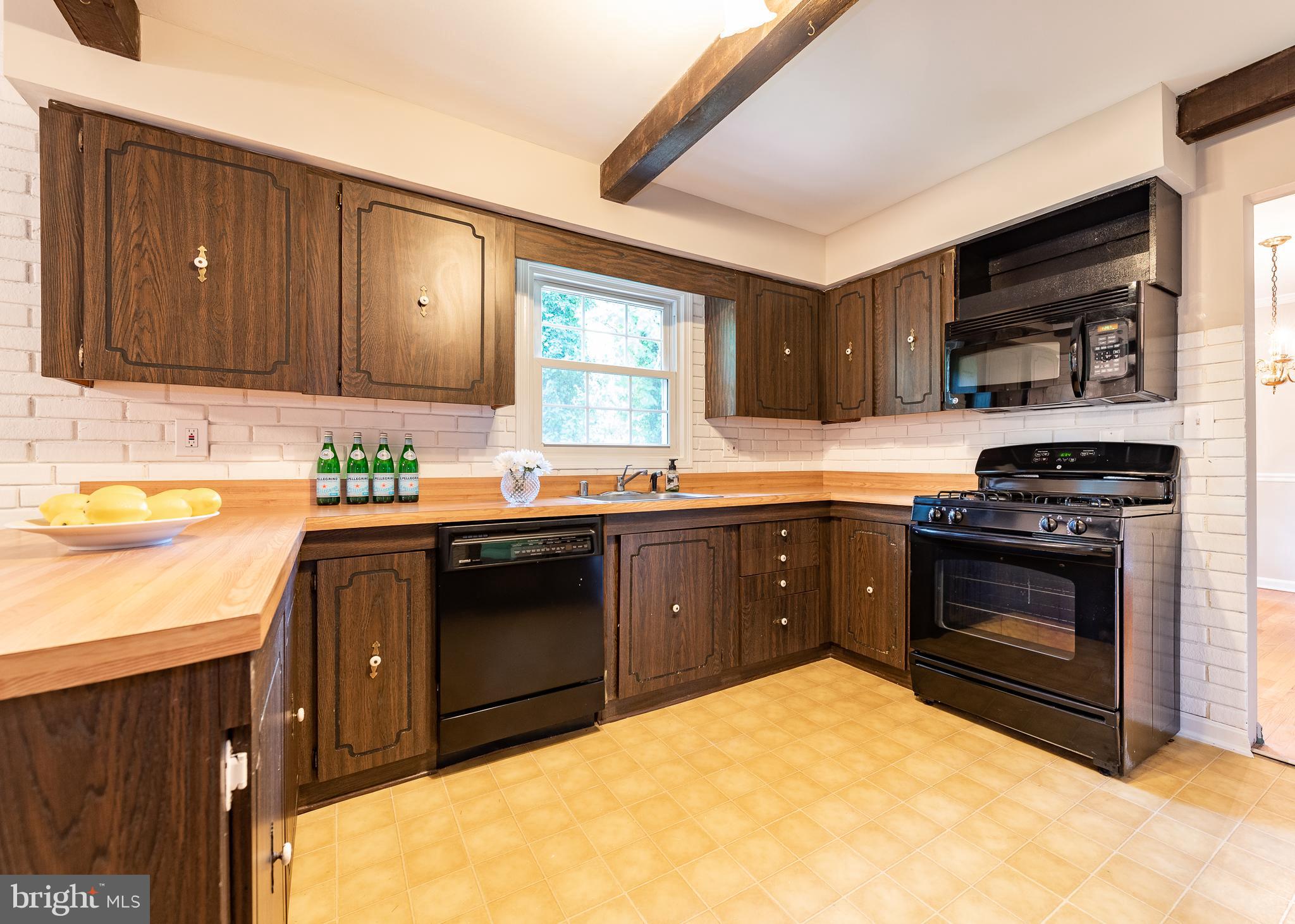 1638 Comanche Road Arnold, MD 21012 - Photo 8 of 39 Kitchen