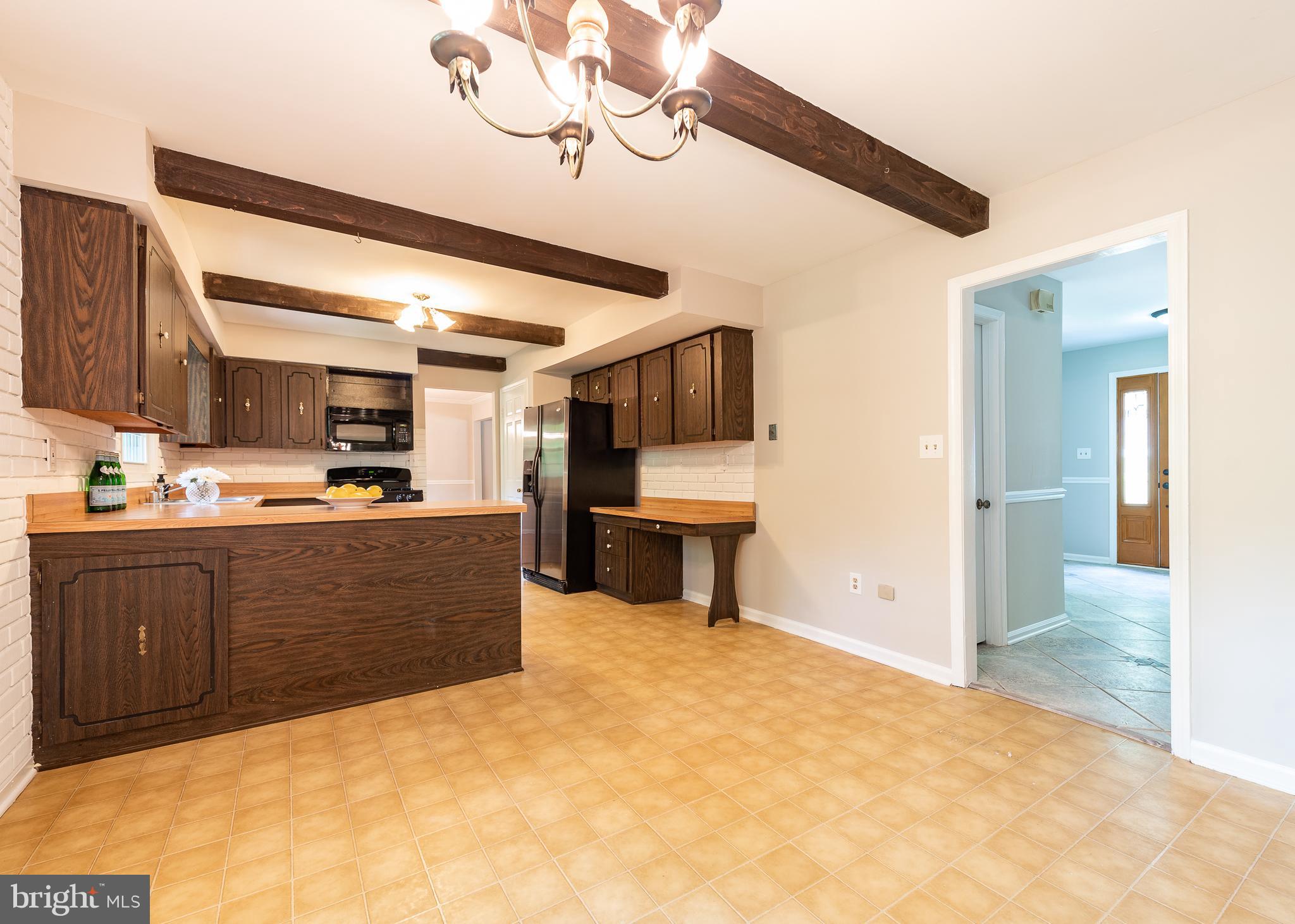 1638 Comanche Road Arnold, MD 21012 - Photo 10 of 39 Kitchen